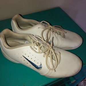 Nike cheer shoes